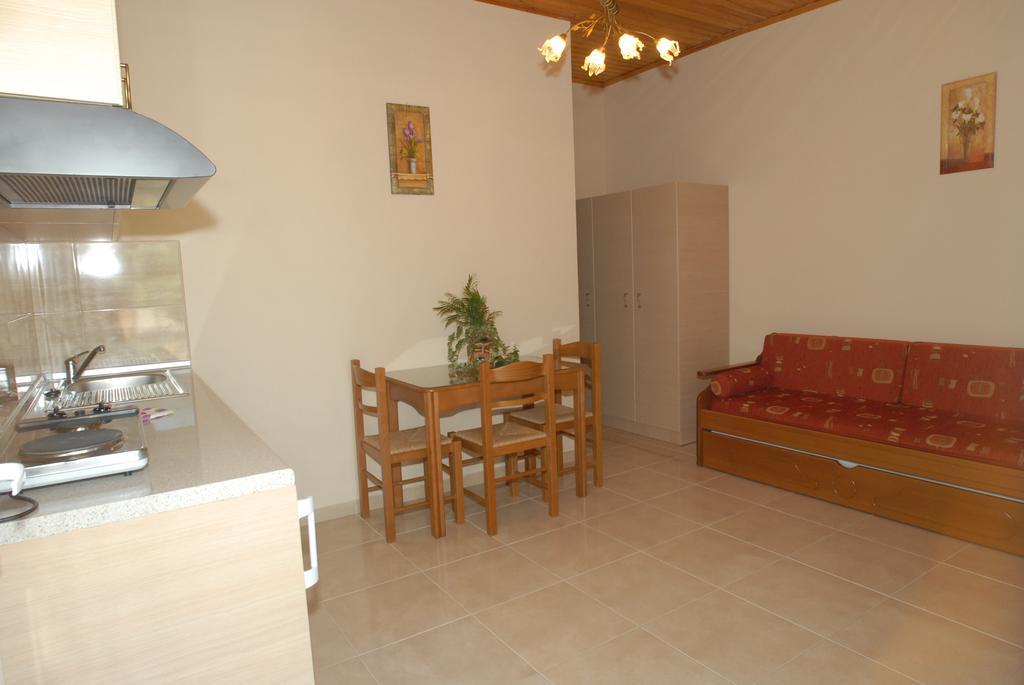 Garden View Apartments Anaxos Dış mekan fotoğraf