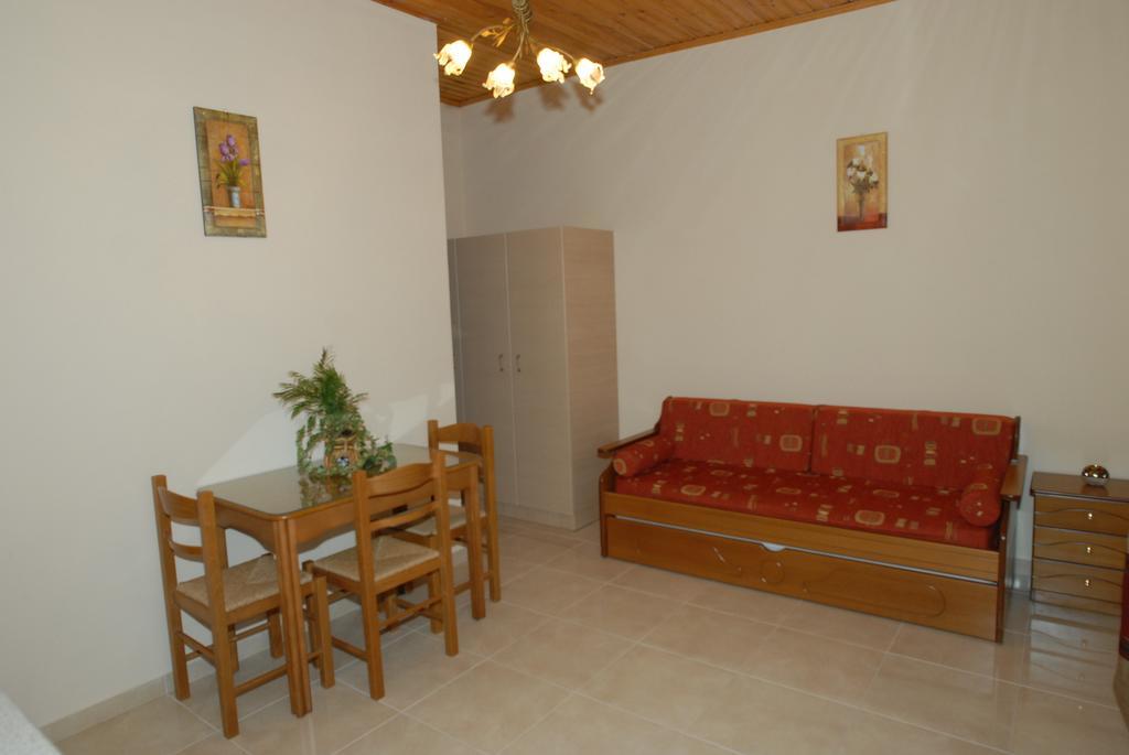 Garden View Apartments Anaxos Dış mekan fotoğraf